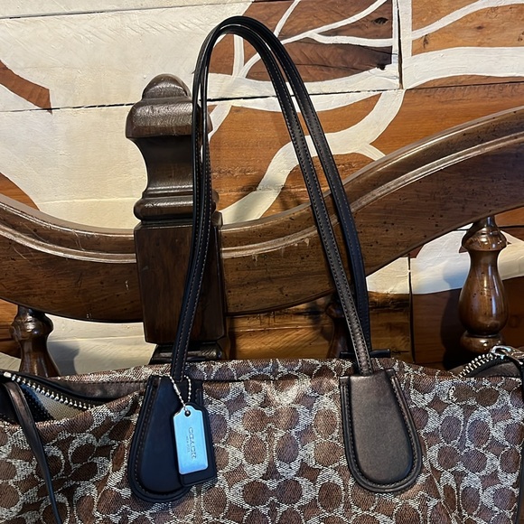 COACH Coated Canvas Signature Taxi Tote Tan - Picture 2 of 14